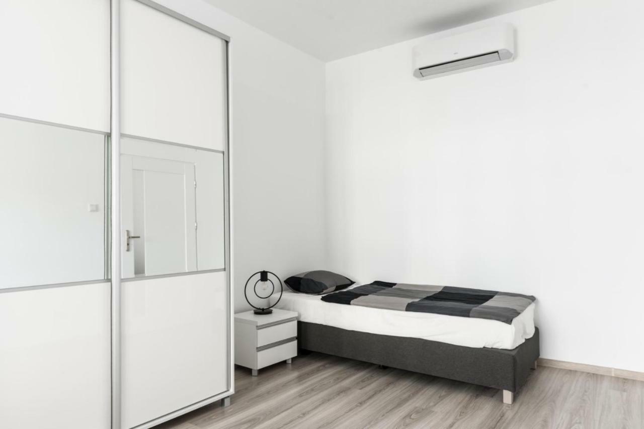 Tomasza 20 Apartment 140M2 Krasków Εξωτερικό φωτογραφία